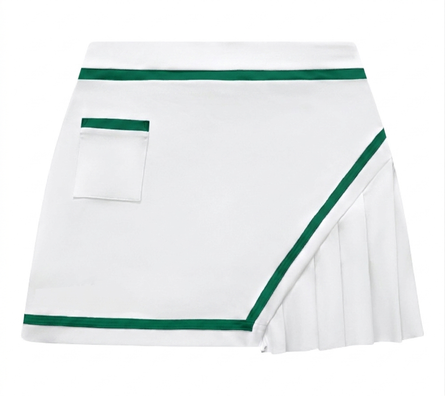 Luxury women’s golf skort in white with Kelly green trim. Built-in shorts with pockets, tee holders, and premium performance fabric.